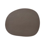 RAW - Podkładka pod talerz Buffalo Clay, 95% skóra z recyklingu, 41x33,5 cm Aida Denmark